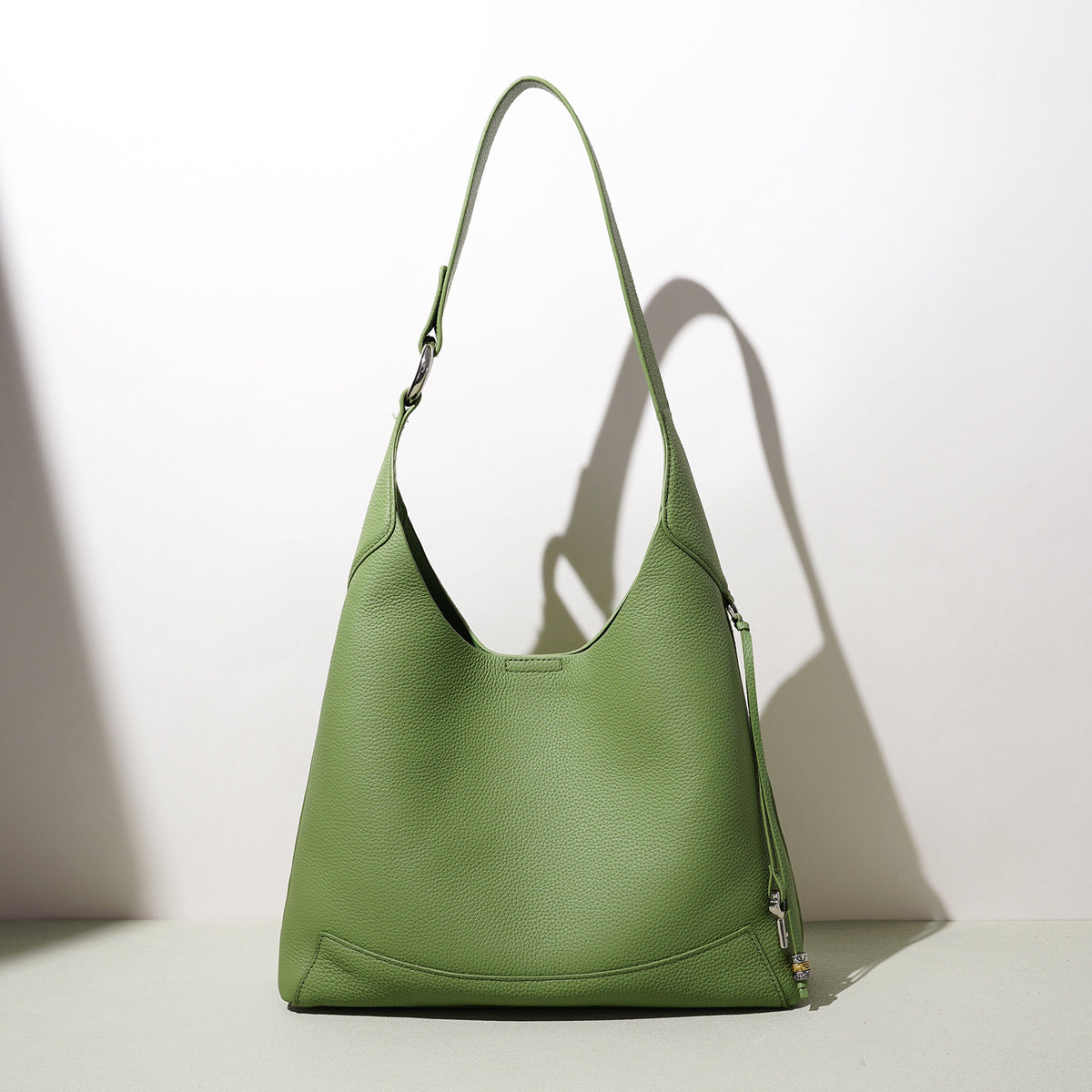 Women's Minimalist Full-Grain Leather Bucket Shoulder Bag